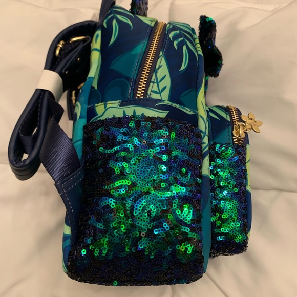 Paradise Vibes Loungefly - Picture 4 of 4